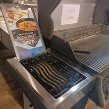 Laden Sie das Bild in den Galerie-Viewer, NAPOLEON Gasgrill Rogue SE 625 Edelstahl
