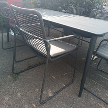 Laden Sie das Bild in den Galerie-Viewer, AKTIONSTISCHGRUPPE Elba-Nimes
