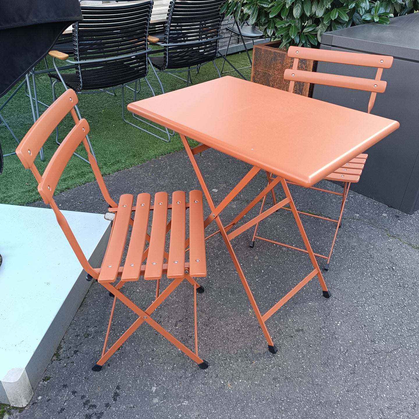 AKTIONSTISCHGRUPPE FERMOB BISTRO