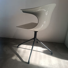 Laden Sie das Bild in den Galerie-Viewer, Infiniti LOOP EINZELSTUHL
