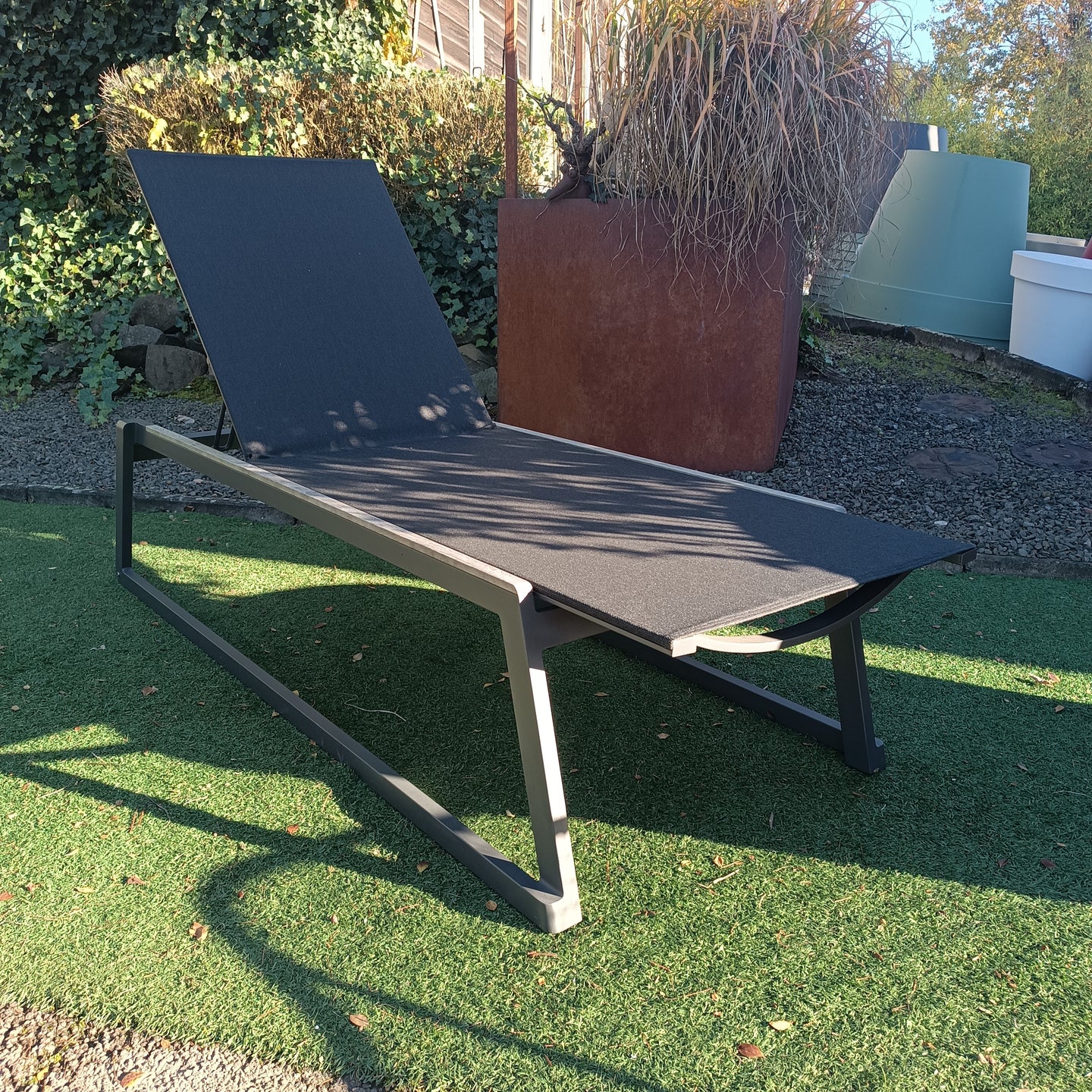 Solpuri Foxx Liege mit Teak