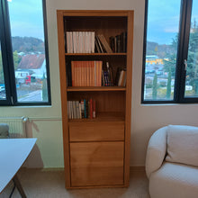 Laden Sie das Bild in den Galerie-Viewer, VERKAUFT! Shadow Bücherschrank Eiche
