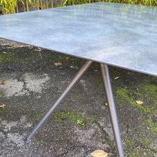 Laden Sie das Bild in den Galerie-Viewer, Dining / Outdoortisch SLIM
