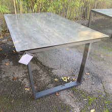 Laden Sie das Bild in den Galerie-Viewer, Tierra Outdoor - LIV Dining-Tisch
