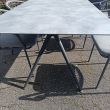 Laden Sie das Bild in den Galerie-Viewer, BRAFAB Tischgruppe Brandy 7tlg."
