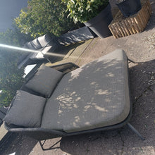 Laden Sie das Bild in den Galerie-Viewer, 4 Seasons DayBed Marbella"
