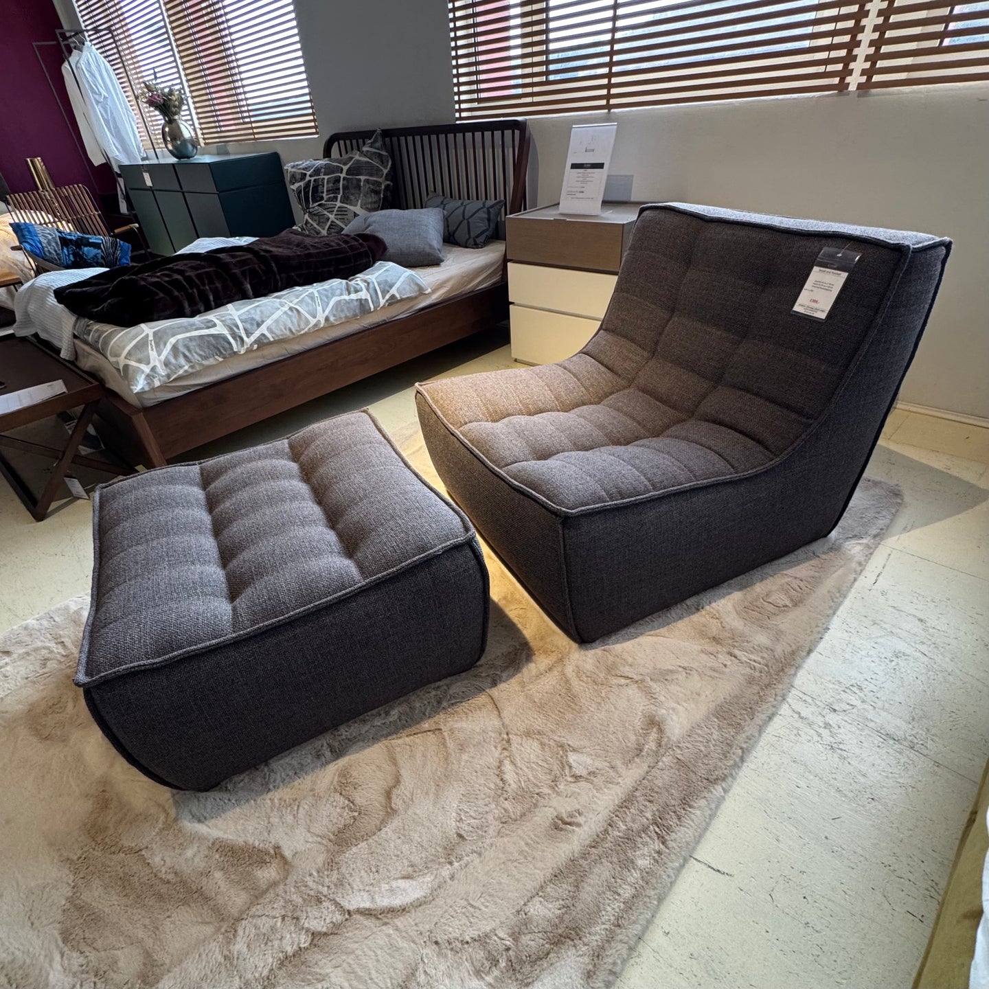 Sessel und Hocker Dunkelgrau