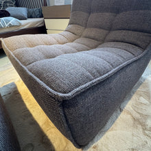 Laden Sie das Bild in den Galerie-Viewer, Sessel und Hocker Dunkelgrau
