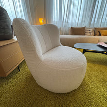 Laden Sie das Bild in den Galerie-Viewer, Freistil Sessel Teddy Stoff
