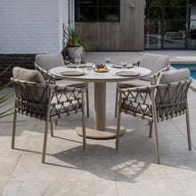 Laden Sie das Bild in den Galerie-Viewer, 4 Seasons Sarah Dining Table D:120
