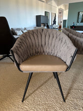 Laden Sie das Bild in den Galerie-Viewer, Armlehnstuhl Knot Tweed
