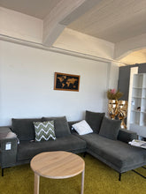 Laden Sie das Bild in den Galerie-Viewer, Kompaktes Sofa Linea

