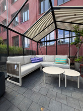 Laden Sie das Bild in den Galerie-Viewer, XL Outdoor Eckloungegruppe
