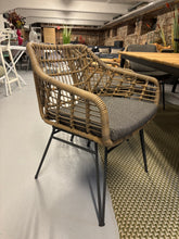 Laden Sie das Bild in den Galerie-Viewer, 4 Seasons Dining-Stuhl Cottage
