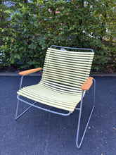 Laden Sie das Bild in den Galerie-Viewer, Houe Roomy-Lounge Chair
