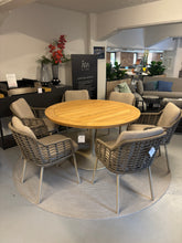 Laden Sie das Bild in den Galerie-Viewer, 4 Seasons Dining Stuhl &amp; Diningtisch Einzelstück von Jeromin
