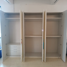 Laden Sie das Bild in den Galerie-Viewer, Kleiderschrank Mailand Sangiacomo"
