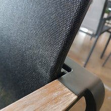 Laden Sie das Bild in den Galerie-Viewer, Solpuri Foxx Stapelstuhl
