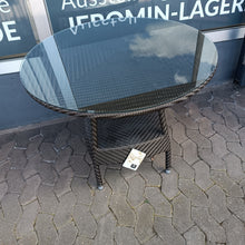 Laden Sie das Bild in den Galerie-Viewer, 4 Seasons Rattantisch
