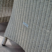 Laden Sie das Bild in den Galerie-Viewer, Gartengruppe ZEBRA Status Sessel 6er-Set + Teak Tisch
